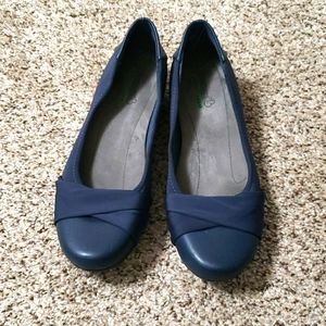 Baretraps Women's Navy Flats
